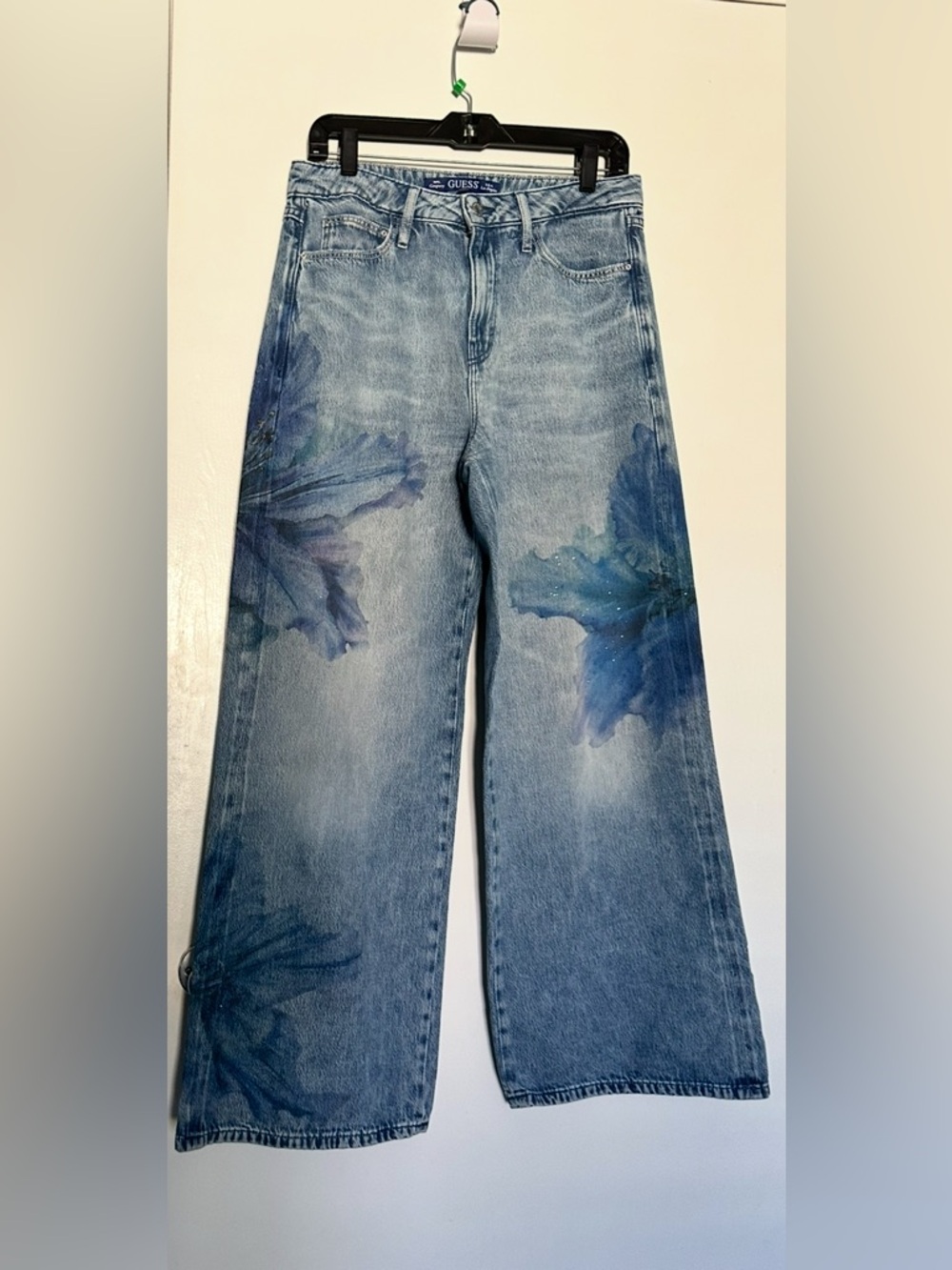 GUESS BELLFLOWER PRINTED WIDE -LEG JEANS - Picture 4 of 9
